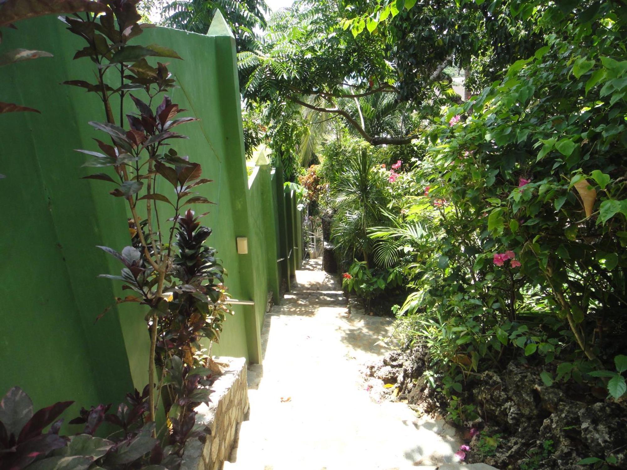 Argonauta Boracay Apartment Suites And Villas Boracay Island Екстериор снимка